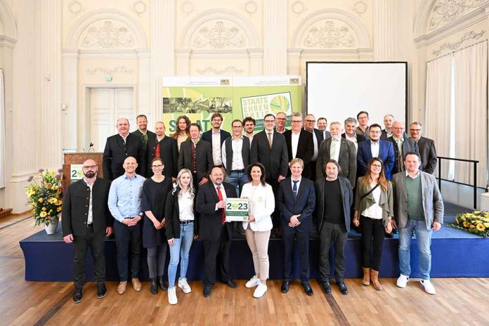 Staatsehrenpreis: Vorbildliche Ausbildung im Garten- und Landschaftsbau