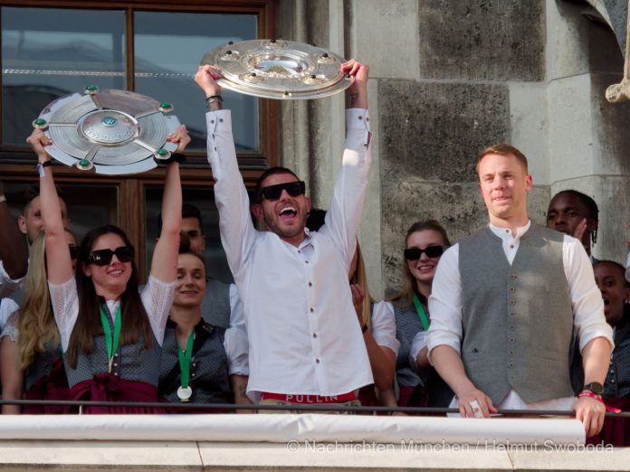 FC Bayern-Party auf dem Marienplatz FC Bayern-Party auf dem Marienplatz