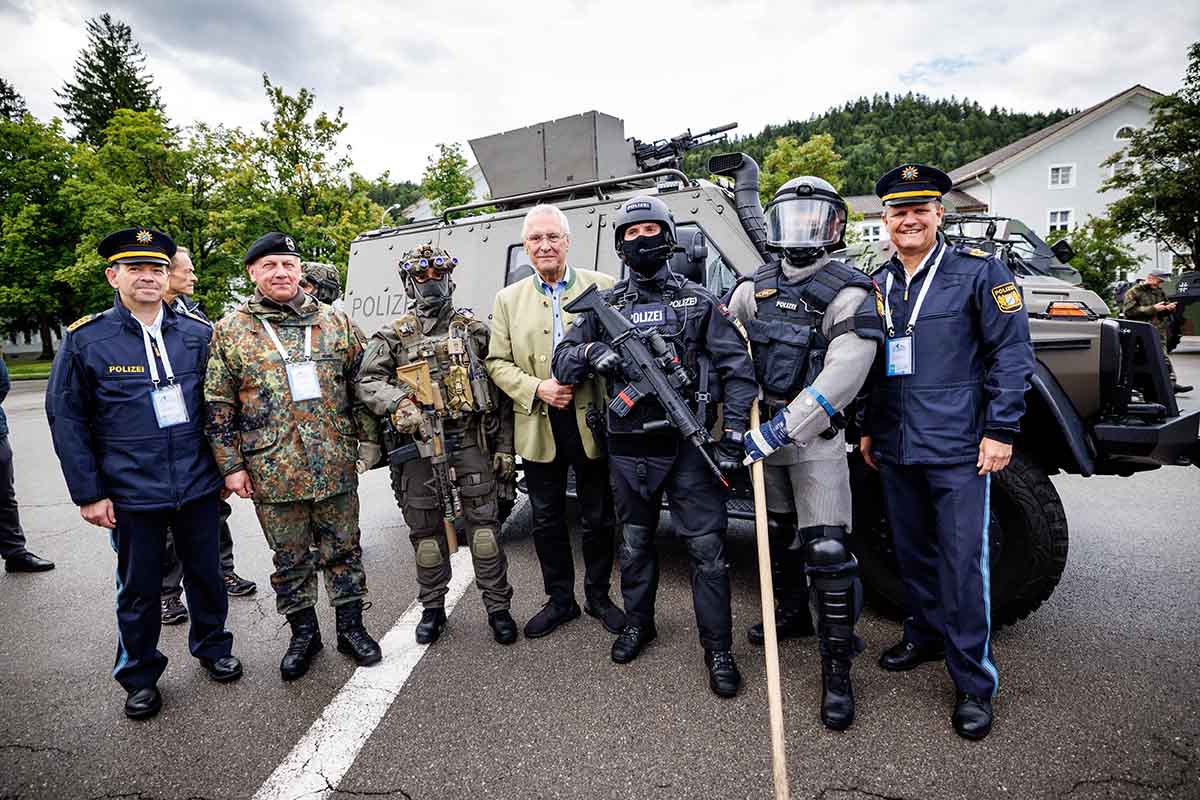 Wer Ist Höher Polizei Oder Bundeswehr Antiterrorübung von Polizei und Bundeswehr im Allgäu - Nachrichten München