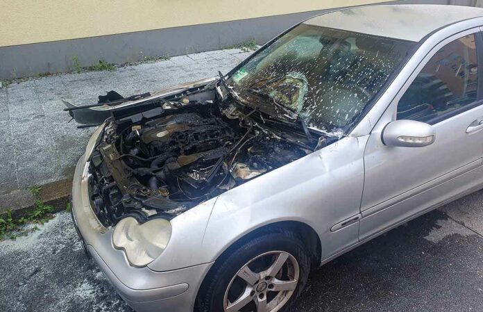 Sendling: Mercedes in Brand