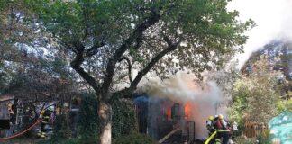 Allach-Untermenzing: Gartenhaus in Brand