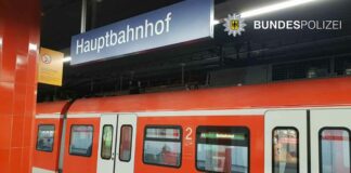 Betrunkener mit Schutzengel - Mann fällt ins Gleis und schläft ein