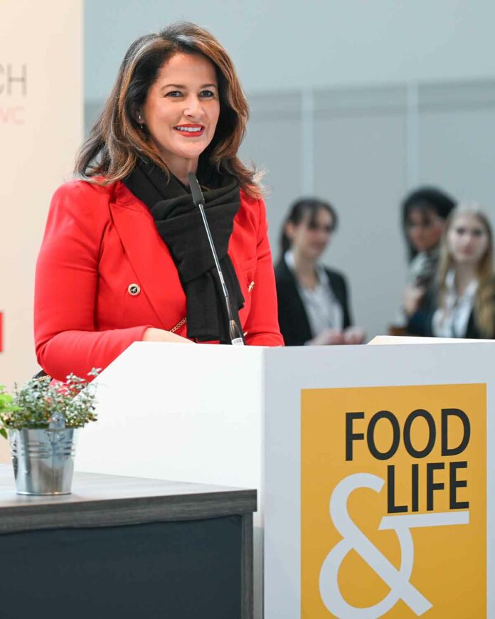 Bayerns Ernährungsministerin Michaela Kaniber eröffnet in München-Riem die Verbraucher-Messe Food&Life 2023 Bayerns Ernährungsministerin Michaela Kaniber eröffnet in München-Riem die Verbraucher-Messe Food&Life 2023