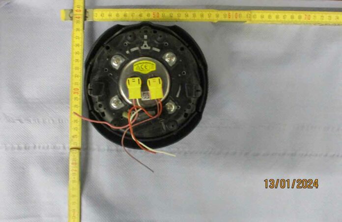 Flughafen München: Airbag mit Zündladung im Gepäck - Bundespolizei ermittelt