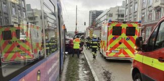 Berg-am-Laim-Straße: Schwerer Unfall im Kreuzungsbereich