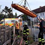 Bauarbeiter nach Sturz in Baugrube lebensgefährlich verletzt