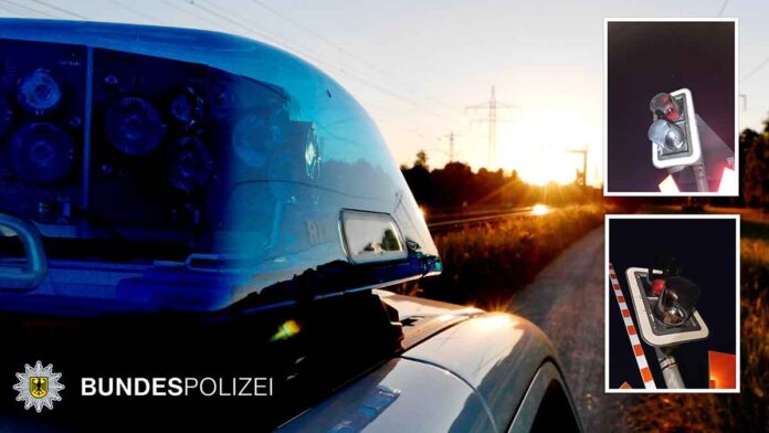 Vandalismus am Bahnübergang - Zugverkehr beeinträchtigt