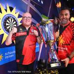 #PromiDartsWM auf ProAcht - Patrick Owomoyela und Stephen Bunting sind Weltmeister