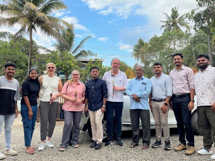 Münchner Rotkreuzschule gewinnt indische Pflegeauszubildende