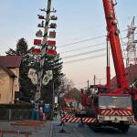 Die Standfestigkeit verloren - Feuerwehr muss Maibaum umlegen