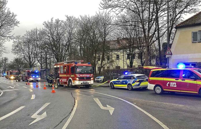 Leerstehendes Gebäude in Brand - Obermenzing Leerstehendes Gebäude in Brand - Obermenzing