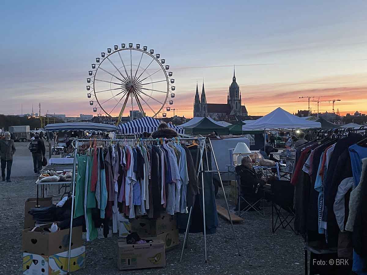 Riesenflohmarkt auf der Theresienwiese am 26. April 2025