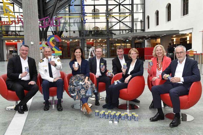 Start der Präventionskampagne zur Bekämpfung des Anlage- und Callcenterbetrugs durch das Polizeipräsidium München Start der Präventionskampagne zur Bekämpfung des Anlage- und Callcenterbetrugs durch das Polizeipräsidium München