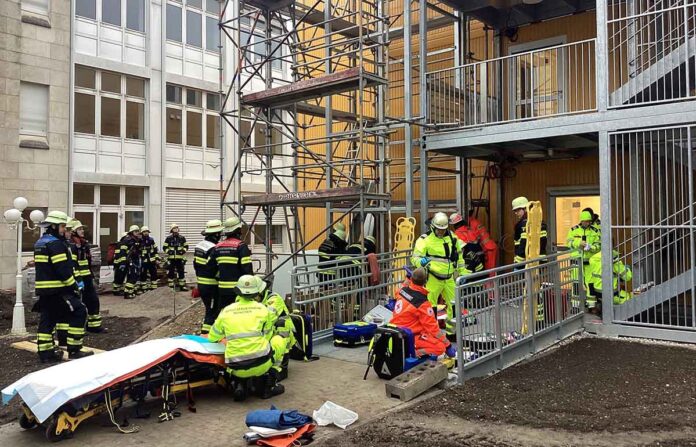 Zwei Arbeiter auf Baustelle in Großhadern abgestürzt Zwei Arbeiter auf Baustelle in Großhadern abgestürzt