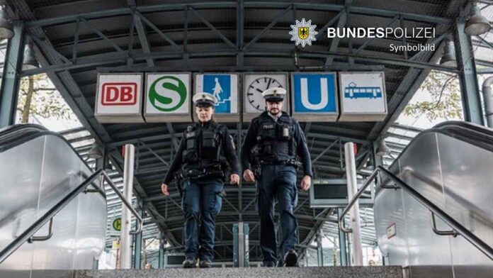 Auseinandersetzung zwischen S-Bahn-Fahrgästen endet mit Polizeieinsatz Auseinandersetzung zwischen S-Bahn-Fahrgästen endet mit Polizeieinsatz
