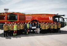 Im Rahmen der Movember-Aktion: Flughafenfeuerwehr spendet 5.500 Euro für guten Zweck in der Region