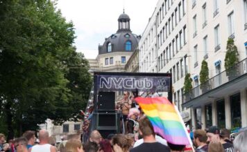 300.000 Menschen feiern beim CSD in München