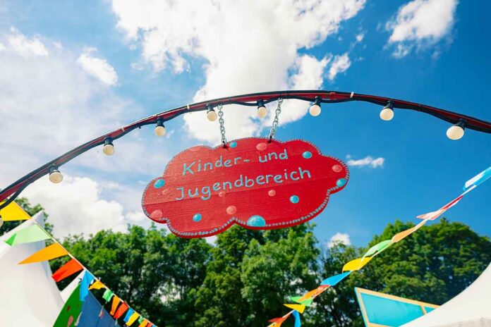 Ohren auf und mitgehüpft - Kinderkonzert auf Tollwood - Eintritt frei Ohren auf und mitgehüpft - Kinderkonzert auf Tollwood - Eintritt frei