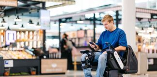 Flughafen München und Lufthansa testen autonome Rollstühle