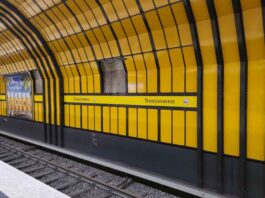 Gefährlicher Körperverletzung in der U-Bahn - Polizei sucht Zeugen