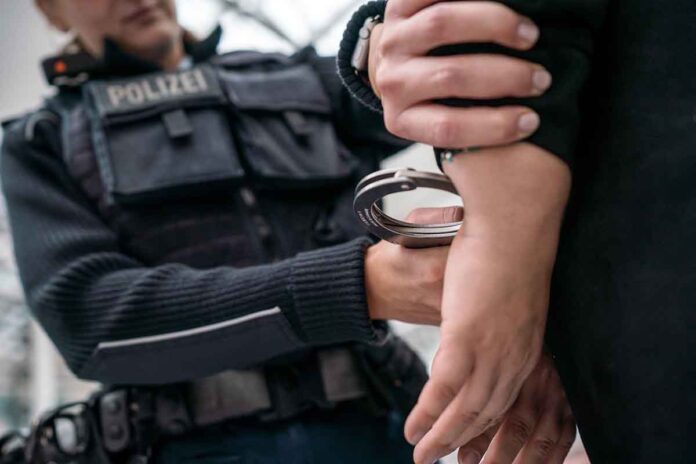 Mutmaßlicher Millionenbetrüger am Flughafen München festgenommen