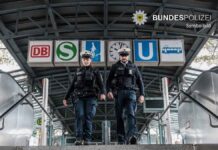 Beleidigungen nach Fahrtausschluss – Bundespolizei bringt alkoholisiertes Paar aus Zug Beleidigungen nach Fahrtausschluss - Bundespolizei bringt alkoholisiertes Paar aus Zug