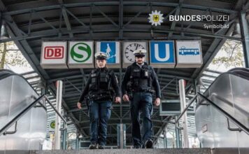 Beleidigungen nach Fahrtausschluss – Bundespolizei bringt alkoholisiertes Paar aus Zug Beleidigungen nach Fahrtausschluss - Bundespolizei bringt alkoholisiertes Paar aus Zug
