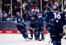 Red Bull München besiegt die Eisbären Berlin