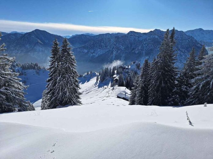 Erhöhte Lawinengefahr im bayerischen Alpenraum