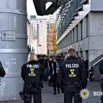 Fußballfans ohne Ticket im ICE – Bundespolizei stellt 250 Identitäten fest Fußballfans ohne Ticket im ICE - Bundespolizei stellt 250 Identitäten fest