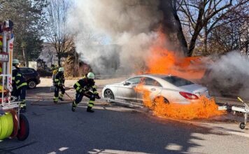 Kehrmaschine in Solln abgebrannt Kehrmaschine in Solln abgebrannt