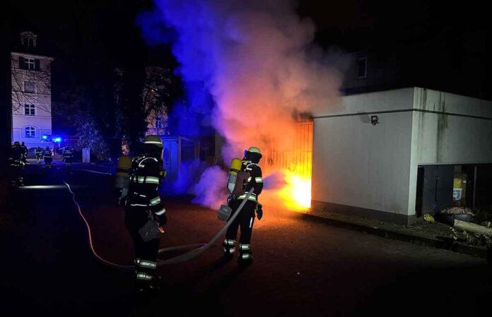 Feuer in Lagerraum einer Malerei - Sendling-Westpark