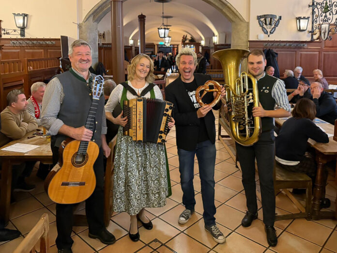 Grammel im Hofbräuhaus: Einstimmen auf die Show in der Olympiahalle