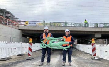 Der kleine Drache ist zurück: Historisches Lindwurm-Brückengeländer montiert