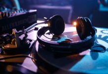 Musik-Jahrescharts 2025: Taylor Swift und Oimaras „Wackelkontakt“ räumen ab