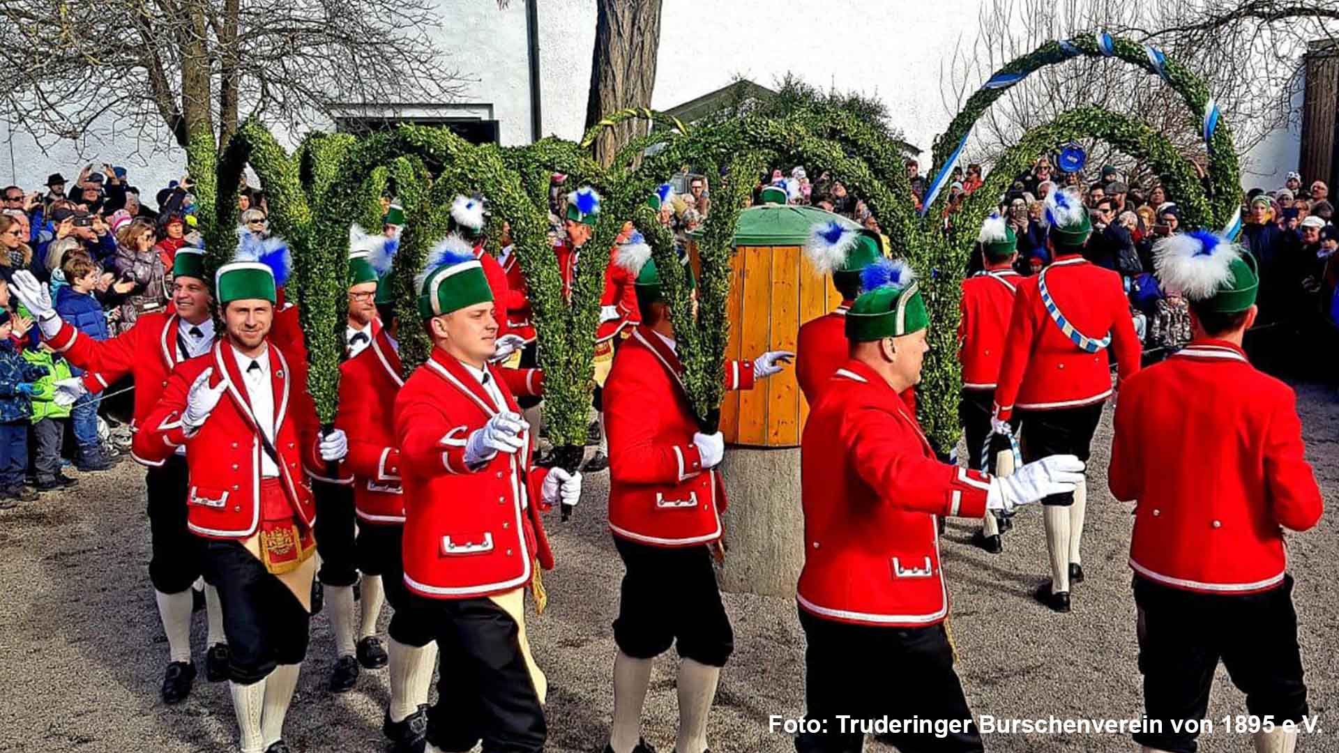 Schäfflertanz kehrt nach Trudering zurück - 25.01.206 Pfarrhof von St. Peter und Paul in Trudering