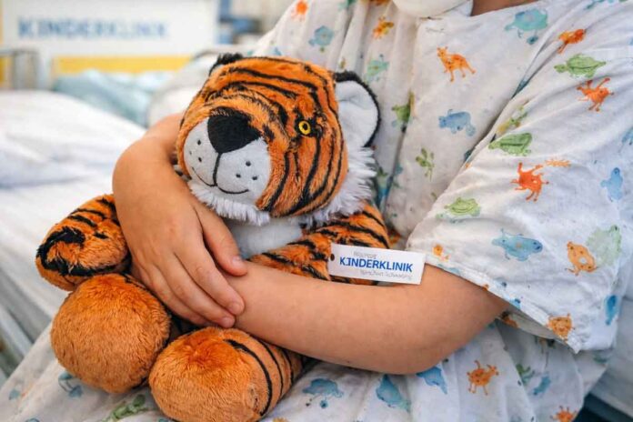 Was hat es mit dem Tröstetiger der Stiftung Kinderklinik München Schwabing auf sich
