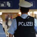 Verspäteter Sonderzug - Fans beschmieren Wände und Schaukästen