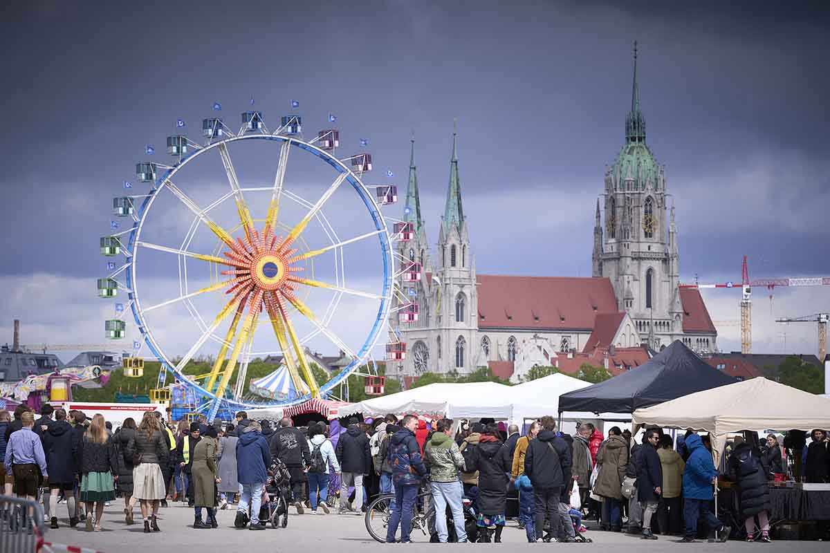 BRK-Riesenflohmarkt am 18. April 2026 auf der Theresienwiese