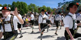 Standl, Schmankerl, Sonnenschein: Maidult legt los