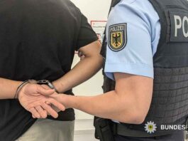 Randalierer in Toilettenanlage - Festnahme nach Widerstand