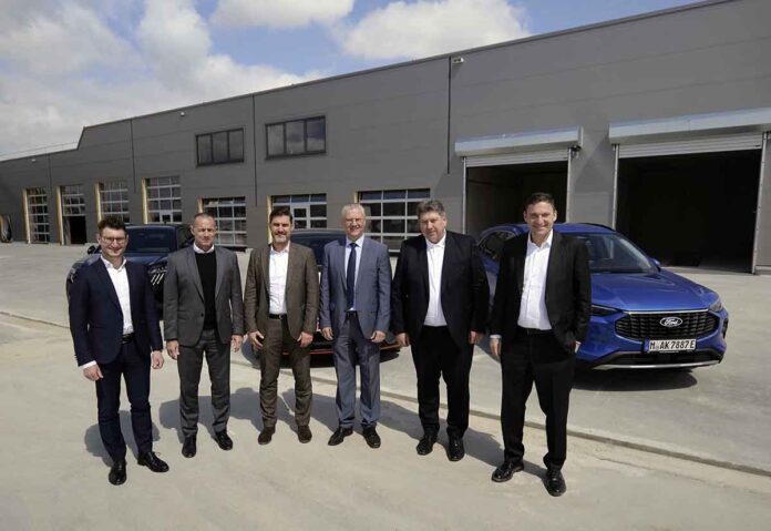 Richtfest neuer Standort Bodenseestraße der Autohäuser Autoarena München, Automobilforum Kuttendreier und Autohaus Wickenhäuser