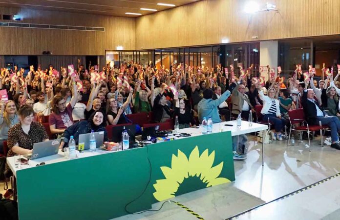 Münchner Grüne stimmen einstimmig Koalitionsvertrag zu - Start für neue Stadtregierung Münchner Grüne stimmen einstimmig Koalitionsvertrag zu - Start für neue Stadtregierung