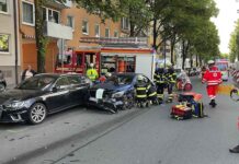 Technische Rettung nach Verkehrsunfall in Neuhausen Technische Rettung nach Verkehrsunfall in Neuhausen