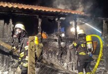 Gartenhütte in Vollbrand