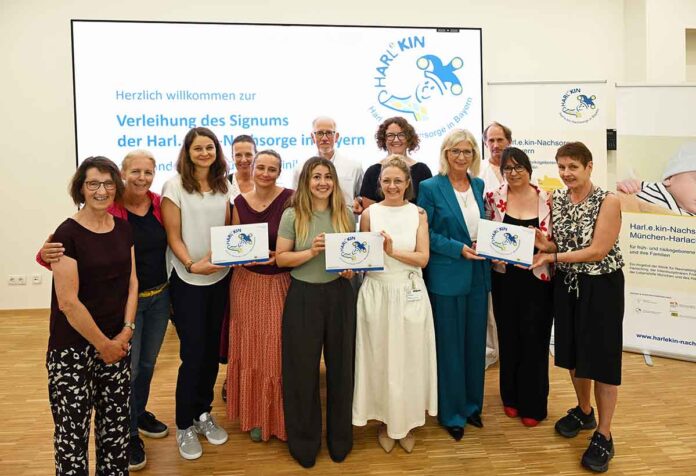 Ausgezeichnete Frühchen-Nachsorge: Staatsministerin Scharf überreicht erstes Harl.e.kin-Signum an München Klinik Harlaching