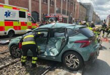 Drei Verletzte bei Zusammenstoß mit Tram Drei Verletzte bei Zusammenstoß mit Tram