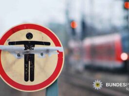 Beinahekollision an Bahnübergang in Aubing